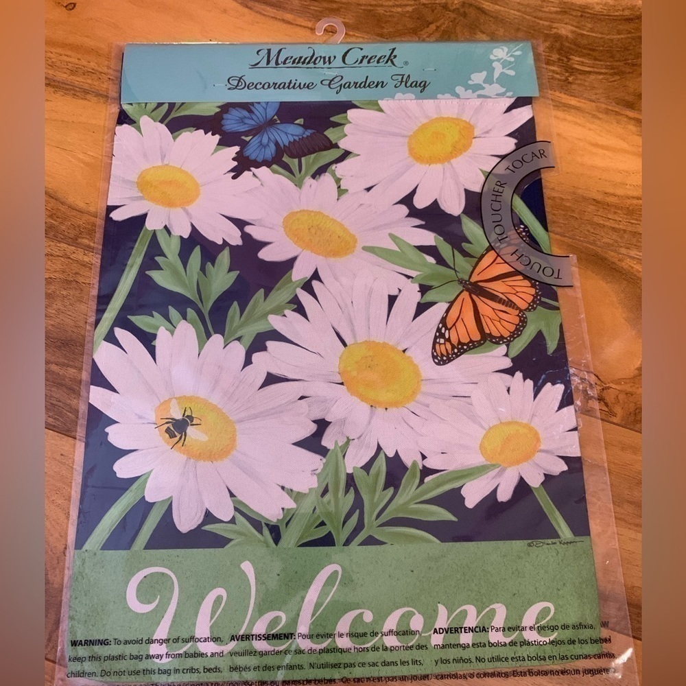 Meadowcreek Garden Flag- Daisy And Butterfly- NWT